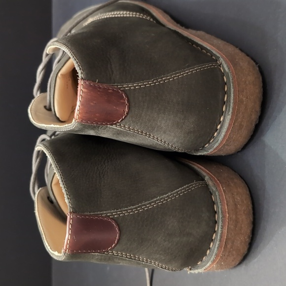 Johnston & Murphy Men's Gray Donnelson Plain Toe Chukka Boots,Size 9M. - Picture 7 of 10